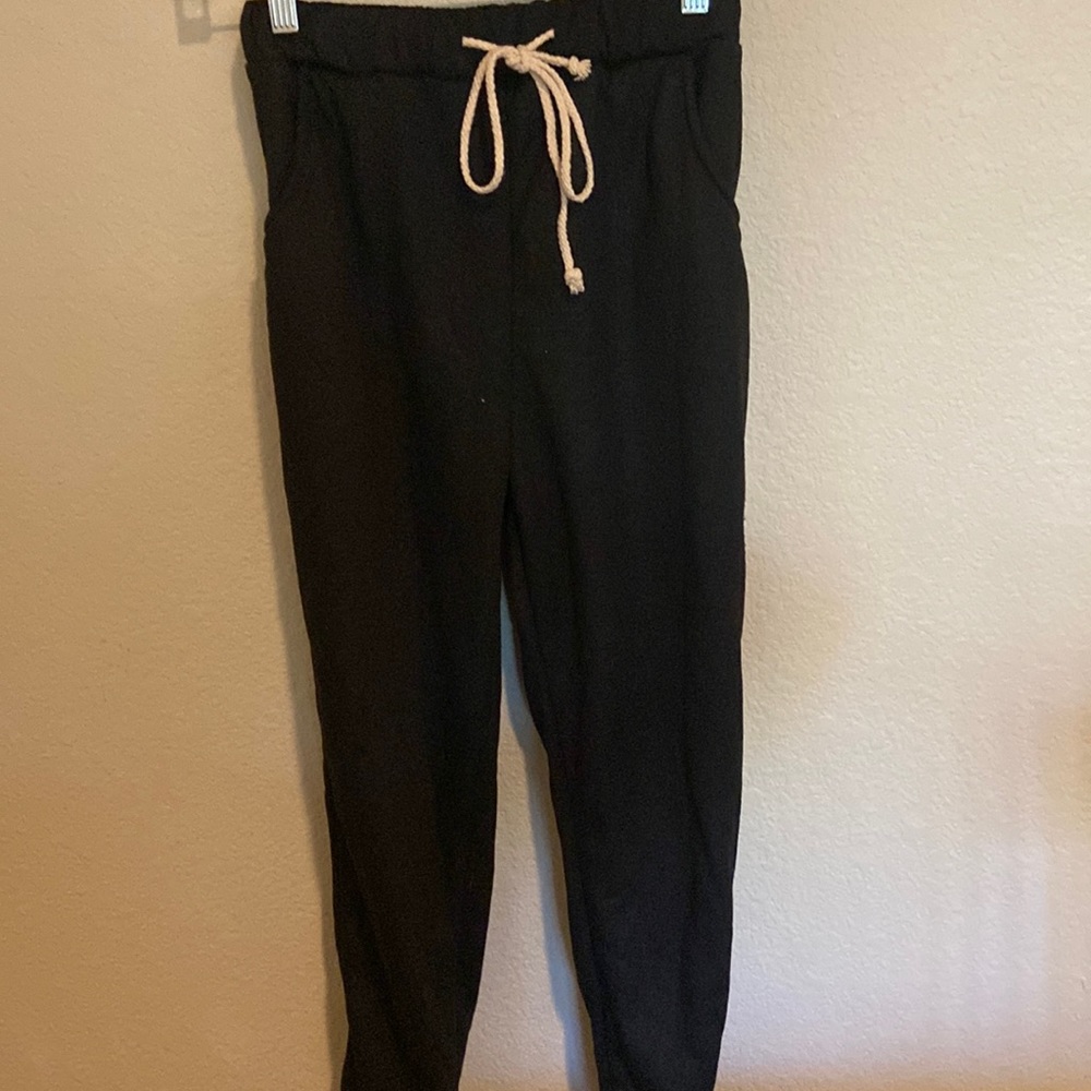 Comfy sweats. Size small. Good condition. Never worn